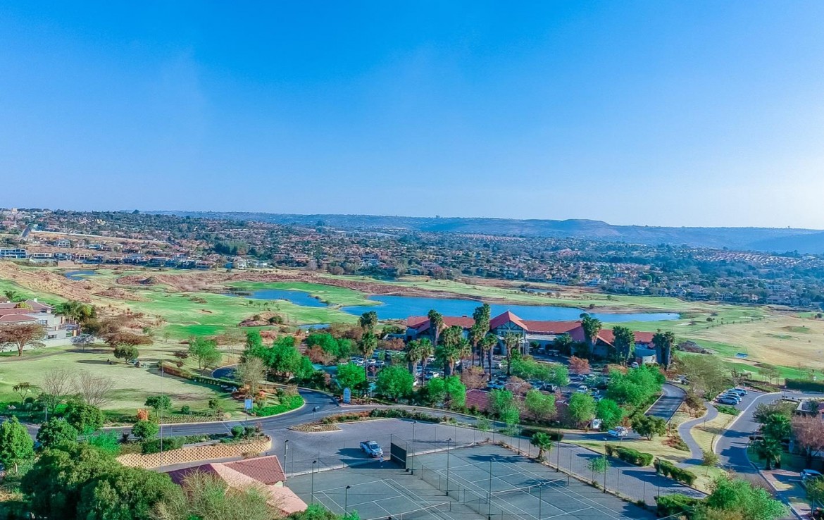 3 Bedroom Townhouse for Sale in Eagle Canyon Golf Estate Duarte